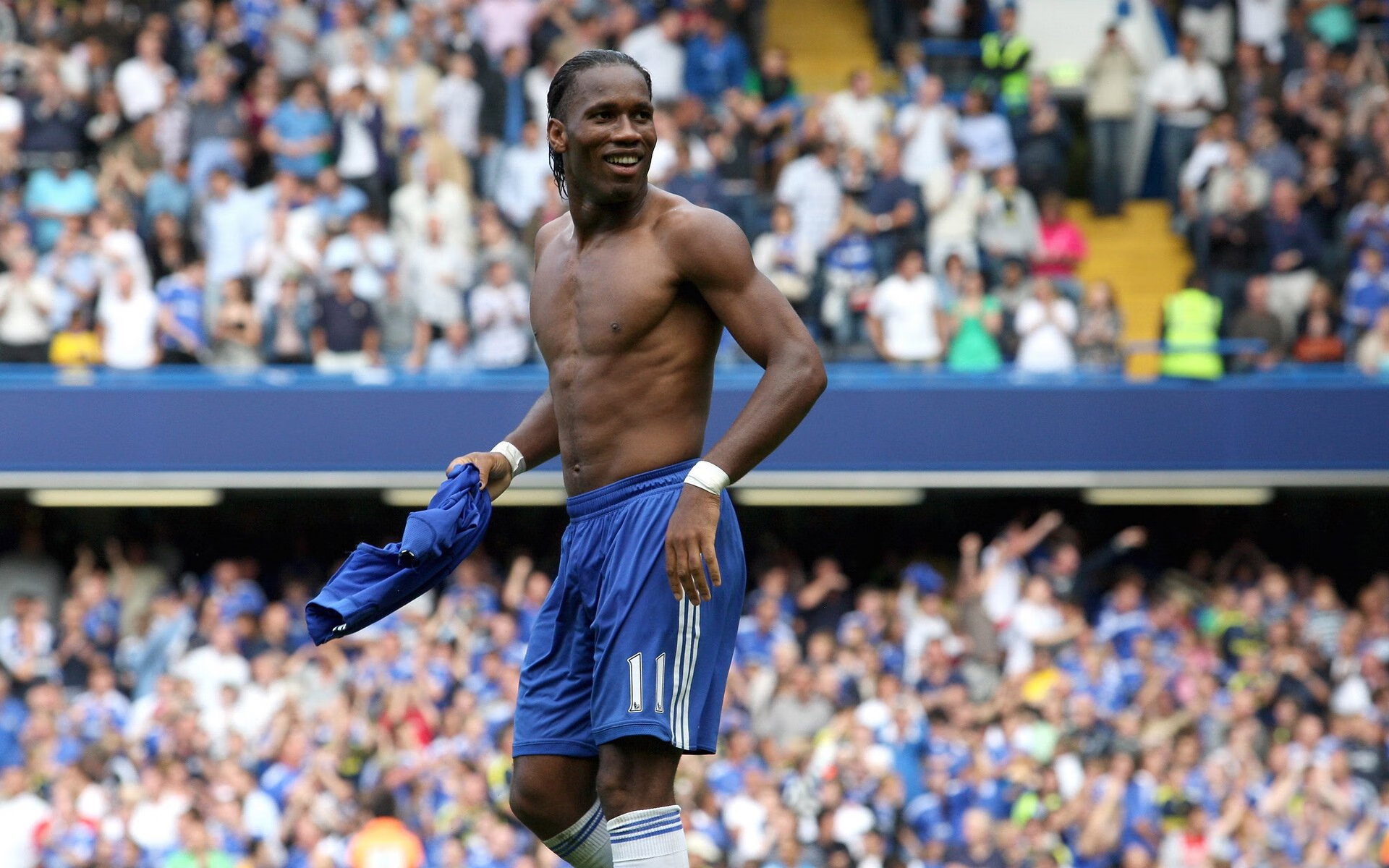 开云体育在线赛事直播-国足锋线球员海外比赛经验分享，国足海外主场